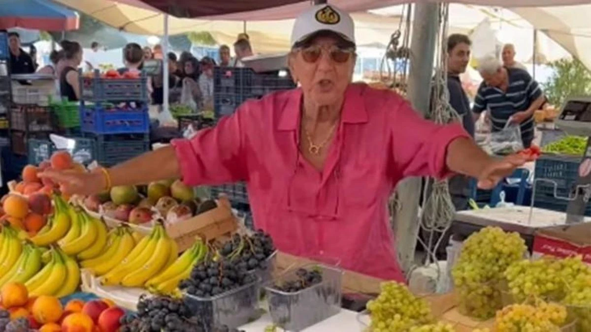 Ali Poyrazoğlu tezgâhın başında: Bodrum’da pazarcı görüntüsü