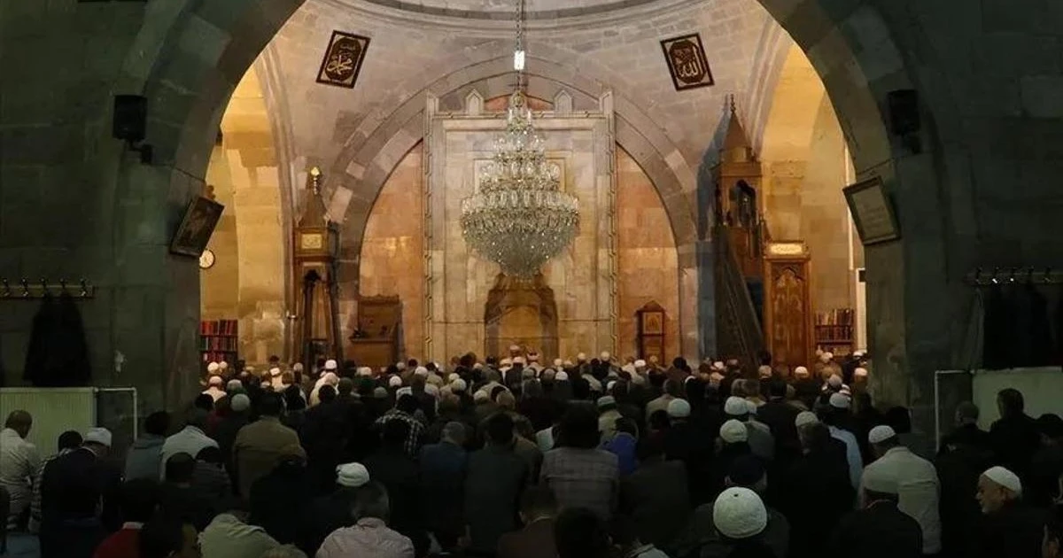 Mevlid Kandili'nde hangi ibadetler yapılır, nasıl değerlendirilir?
