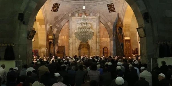 Mevlid Kandili'nde hangi ibadetler yapılır, nasıl değerlendirilir?