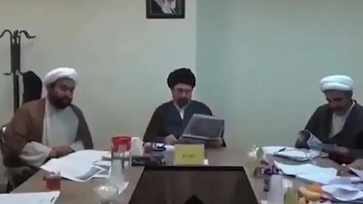 Fars Ajansı görüntüleri yayınladı: Mücteba Hameney görevde