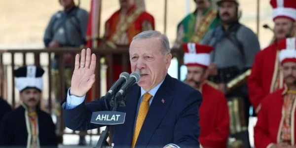 Erdoğan Ahlat'ta konuşuyor: Malazgirt Zaferi'nin 955. yılı vurgusu