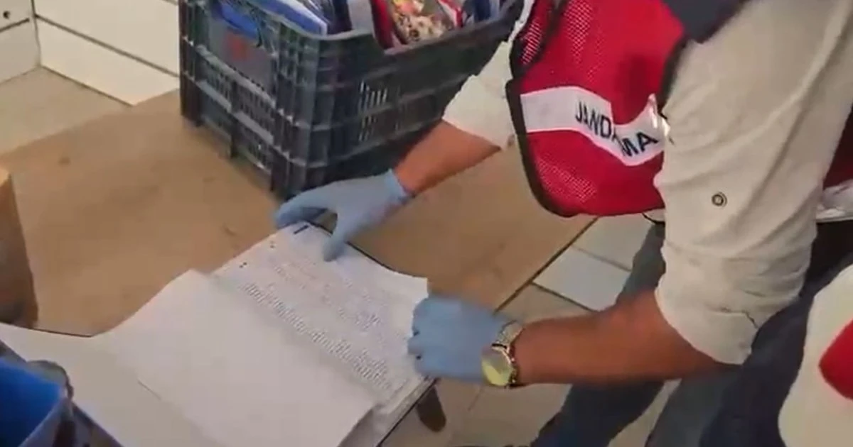 Antalya'da Alihan Kuriş soruşturmasında 37 klasör ele geçirildi
