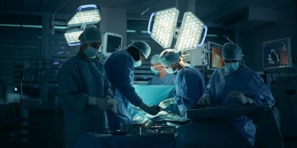 Dünyada ilk kez yapay zekâ desteğiyle hipofiz tümörü çıkarıldı