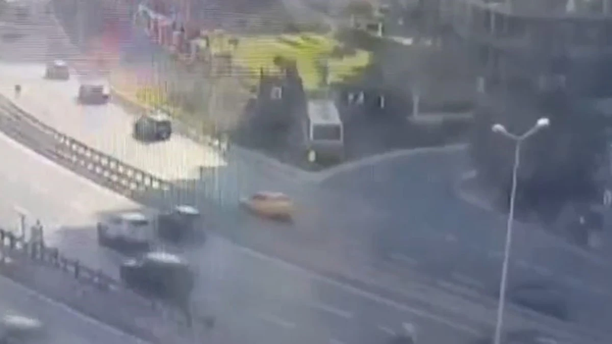 Zeytinburnu'nda İETT kazası: Önündeki aracın sürücüsü gözaltında