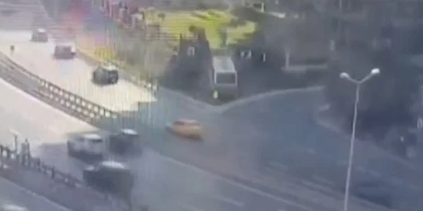 Zeytinburnu'nda İETT kazası: Önündeki aracın sürücüsü gözaltında