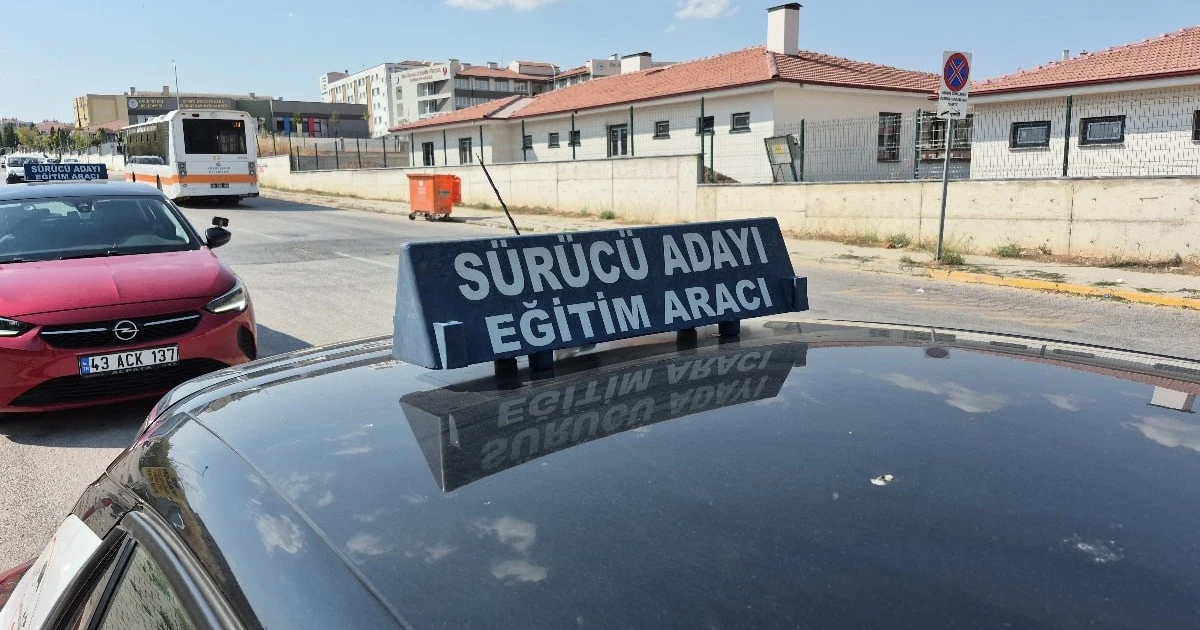 Ehliyet sınavlarında sabit parkur sona eriyor, serbest başlıyor