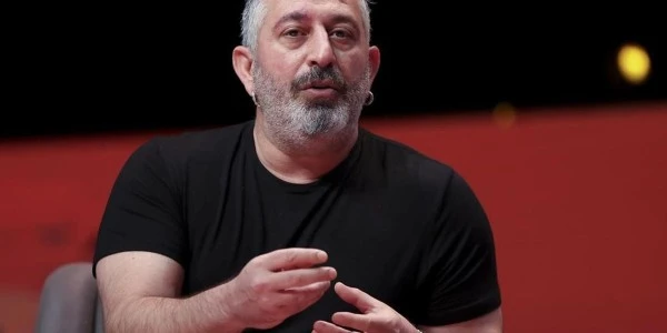 Cem Yılmaz yoğun bakımda: Ağır kalp krizi sonrası stent takıldı