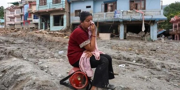 Nepal'de buzul kopması sonrası sel felaketinde can kaybı 788