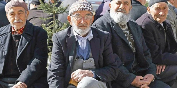 Emeklilere seçim öncesi bir defaya mahsus yüksek zam hazırlanıyor