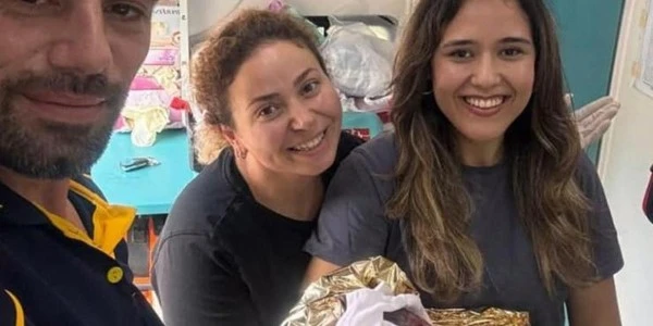 Sağlık ekibinin müdahalesiyle Serdivan'da evde doğum yapıldı