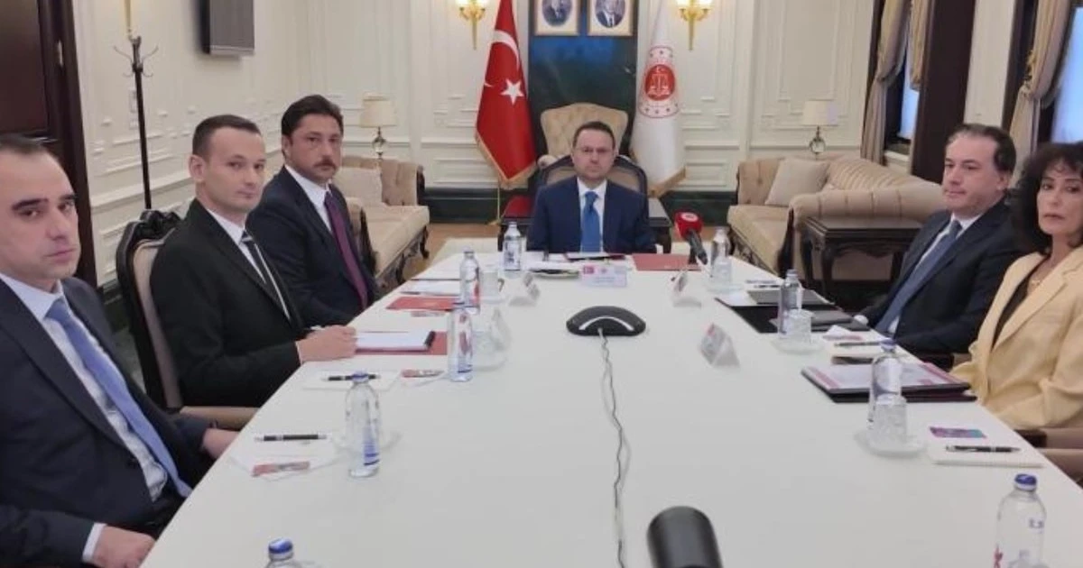 Adalet Bakanı Gürlek, Yunan mevkidaşı Floridis ile görüştü