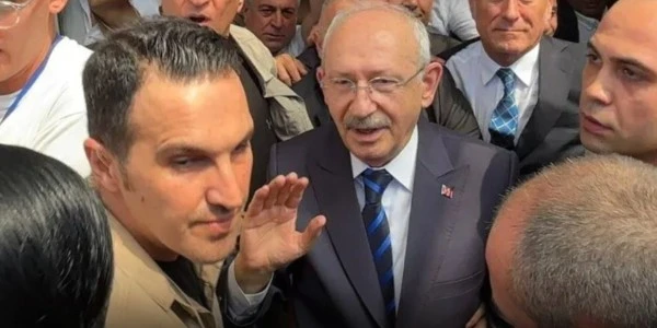 Kılıçdaroğlu İzmir'de coşkulu karşılama: Yürümekte zorlandı
