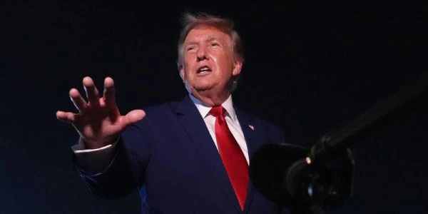 Yaklaşık 50 yıl sonra bir ilk: Trump Hasidik hahamları ağırladı