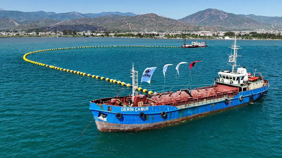 Fethiye Körfezi’nde dip çamur temizliği için süreç başlatıldı