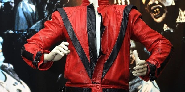 Michael Jackson'ın 'Thriller' ceketi açık artırmaya çıkıyor
