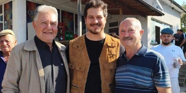 Çağatay Ulusoy, Bulgaristan’daki baba köyünde ilgi gördü