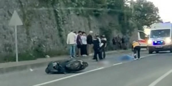 Trabzon'da tırı sollamak isteyen motosiklet sürücüsü öldü