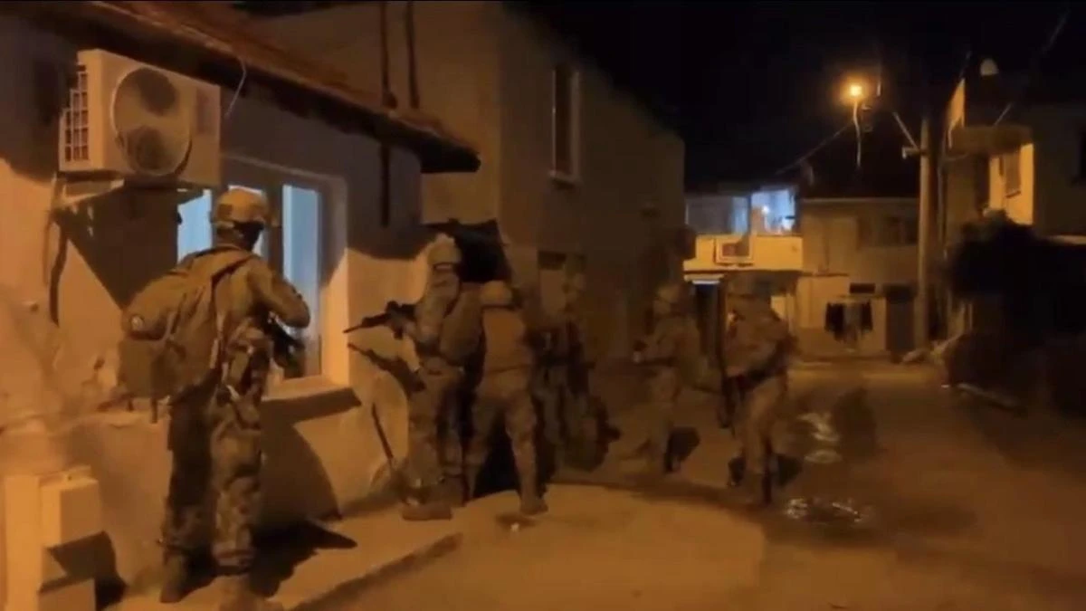 Balıkesir’de narkotik ve silah operasyonu: 20 şüpheli yakalandı