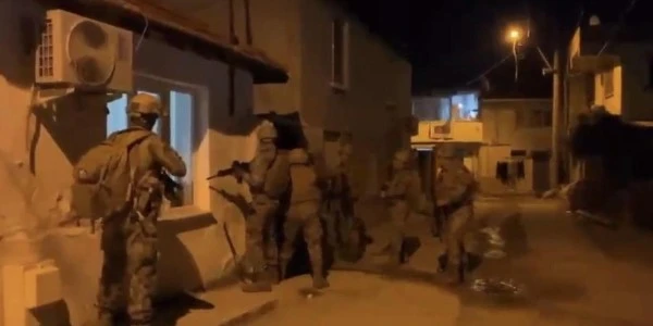 Balıkesir’de narkotik ve silah operasyonu: 20 şüpheli yakalandı