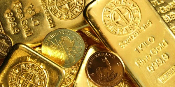 Bitcoin ve riskli varlıklar gerilerken altın yükselişe geçti