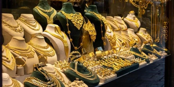 Altın fiyatları toparlandı: Ons altın 4.158 doları aştı