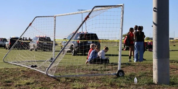 ABD’de futbol sahasına araç girdi: 2 kişi öldü, 11 yaralı