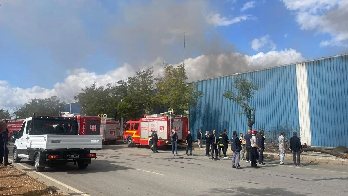Gaziantep’te pamuk fabrikasındaki yangın kontrol altına alındı