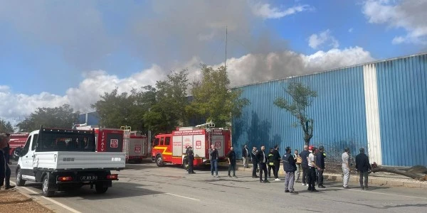 Gaziantep’te pamuk fabrikasındaki yangın kontrol altına alındı
