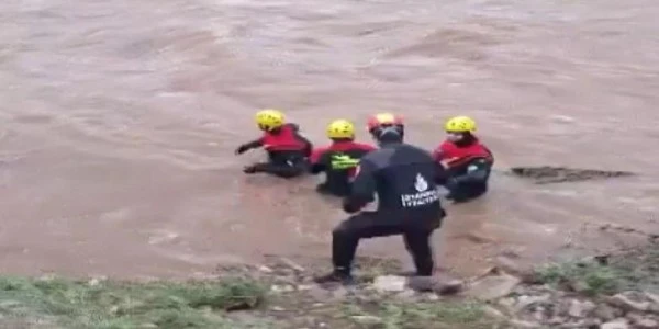 Gebze'de sele kapılan cipte kayıp iki kişiden biri Pendik'te bulundu
