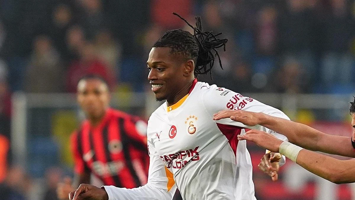 Leao'nun Fenerbahçe derbisinde oynama ihtimali düşük görünüyor