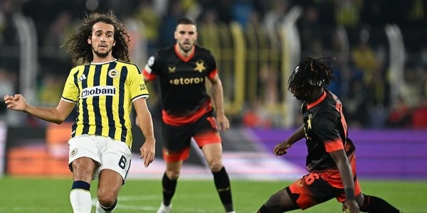 Fenerbahçe-Slavia Prag maçında kartlar ve kaçan fırsatlar