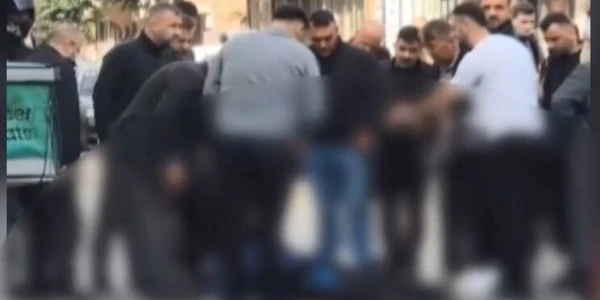 Eşine tavuk satan kasabı sokak ortasında bıçaklayarak öldürdü