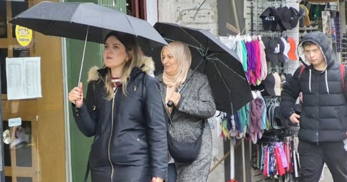 Hafta sonu hava nasıl olacak? Yağış batı ve kuzeybatıya geliyor