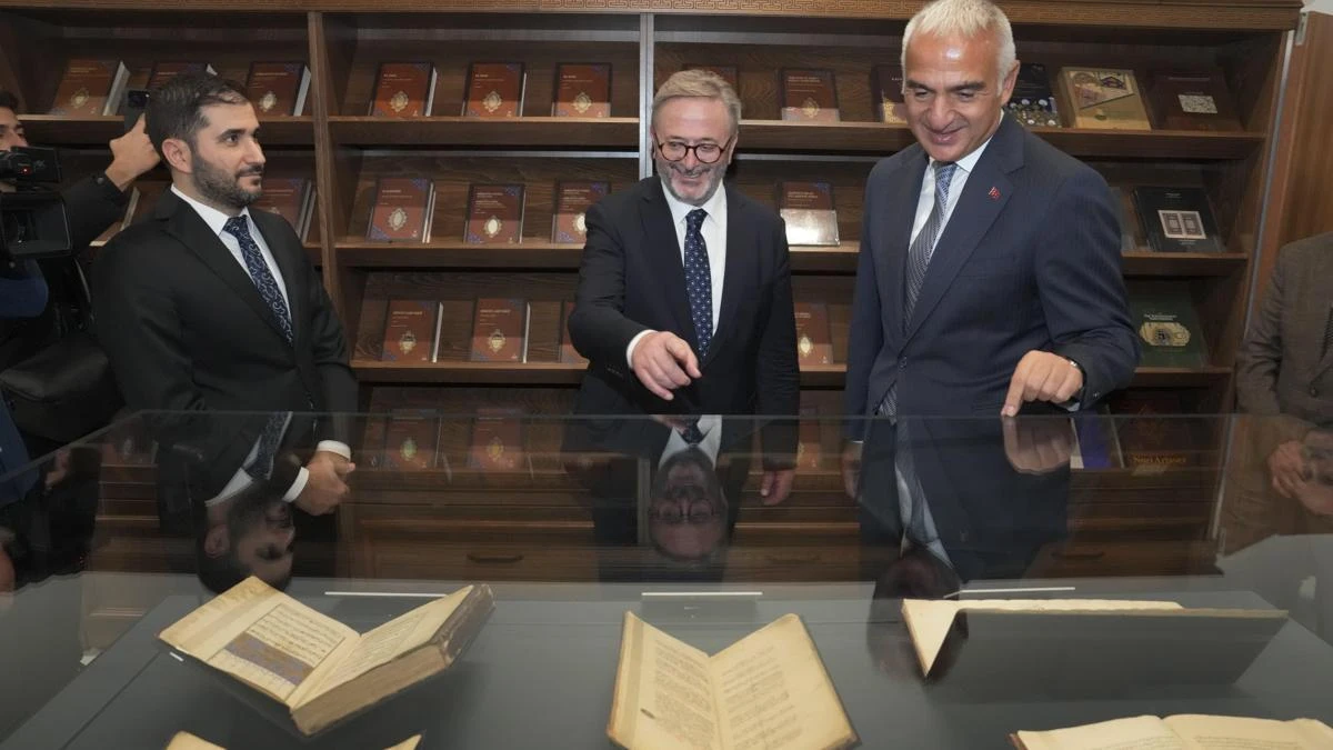 Bakan Ersoy, Edirne’de 160 bin kitap kapasiteli kütüphaneyi açtı