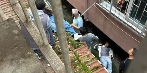 Küçükçekmece’de çarşaf koptu, iki genç kız 3’üncü kattan düştü