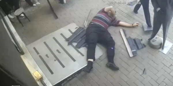 Bursa’da yavru kediyi kurtarmak isterken 3’üncü kattan düştü