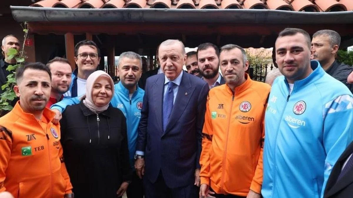 Erdoğan, İstanbul Kastamonuspor yönetimini Fatih'te kabul etti