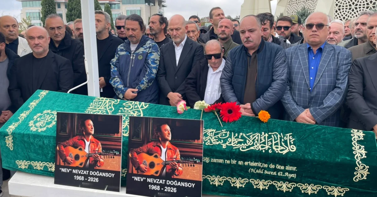 Şarkıcı Nev, Karacaahmet Mezarlığı'nda toprağa verildi