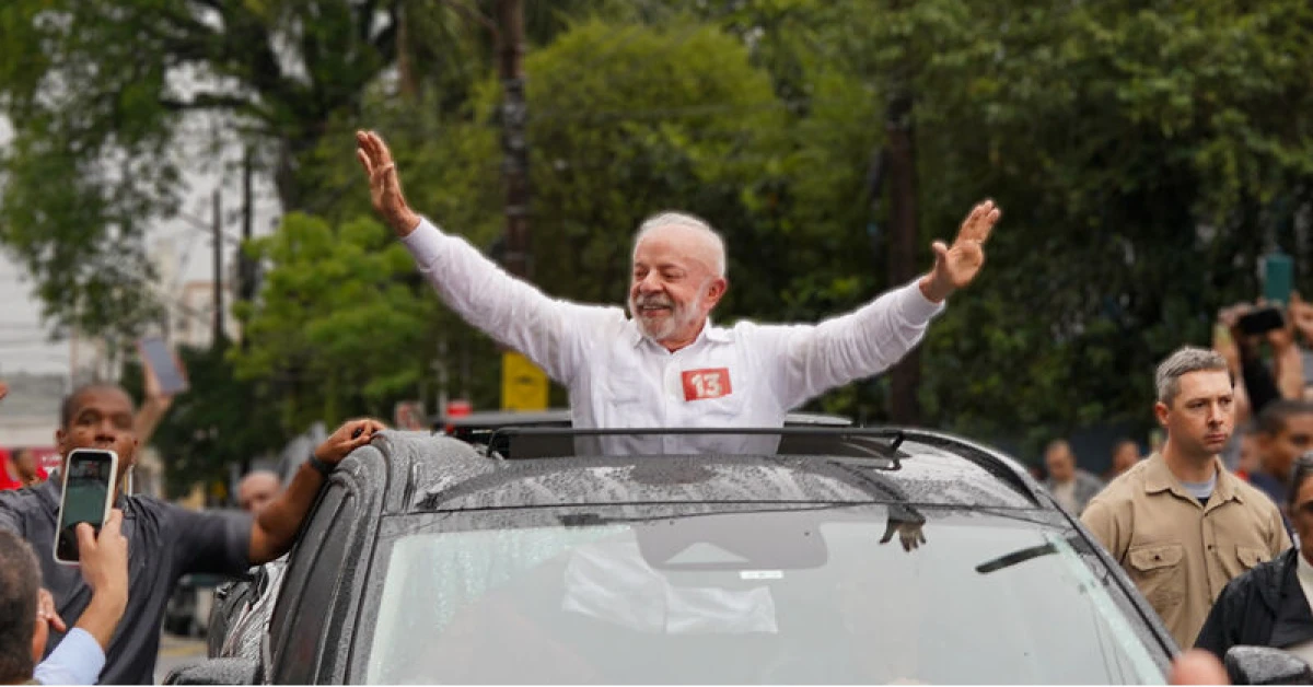 Lula da Silva, Brezilya'da seçim yarışını ikinci turda kazandı