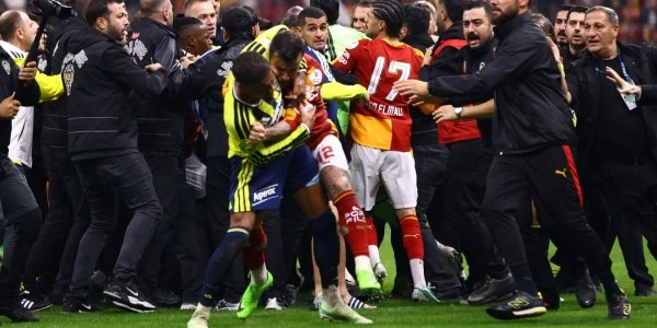 Derbi kavgasında Abdülkerim Bardakcı ve Archie Brown PFDK'da