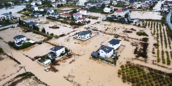 Muğla Dalaman’da sel: Evler ve tarım arazileri su altında kaldı