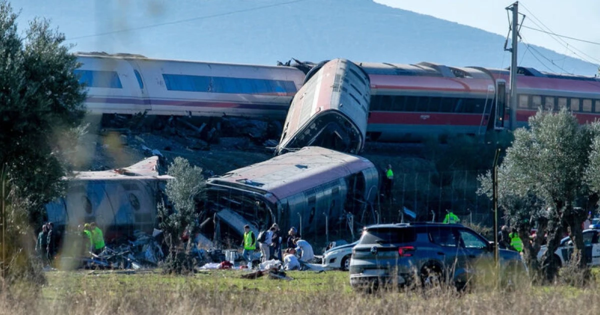 İspanya'da iki hızlı tren çarpıştı: 68 kişi hayatını kaybetti